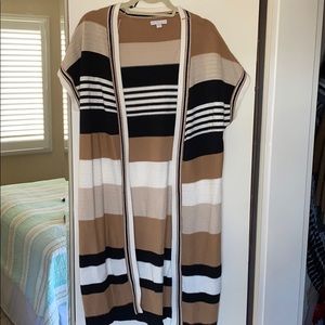 Sleeveless cardigan vest